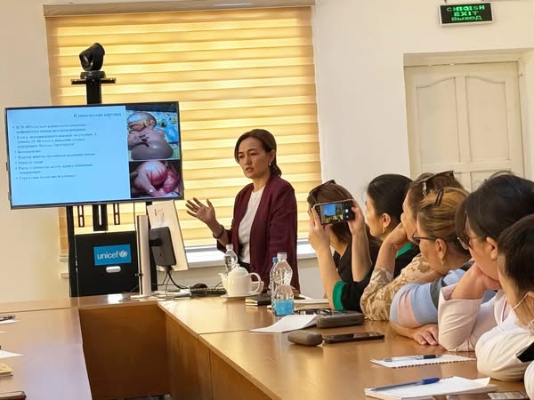 Один из лучших специалистов НЦПДХ провела мастер-класс для узбекских коллег