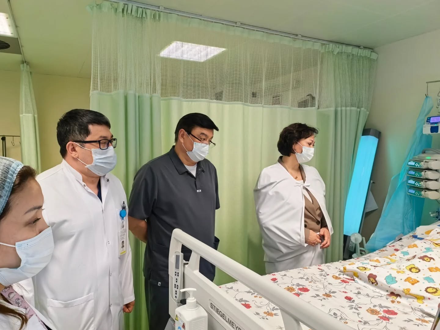 Вице-министр здравоохранения РК Алия Рустемова с рабочим визитом посетила НЦПДХ